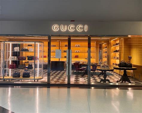 GUCCI AT SFO